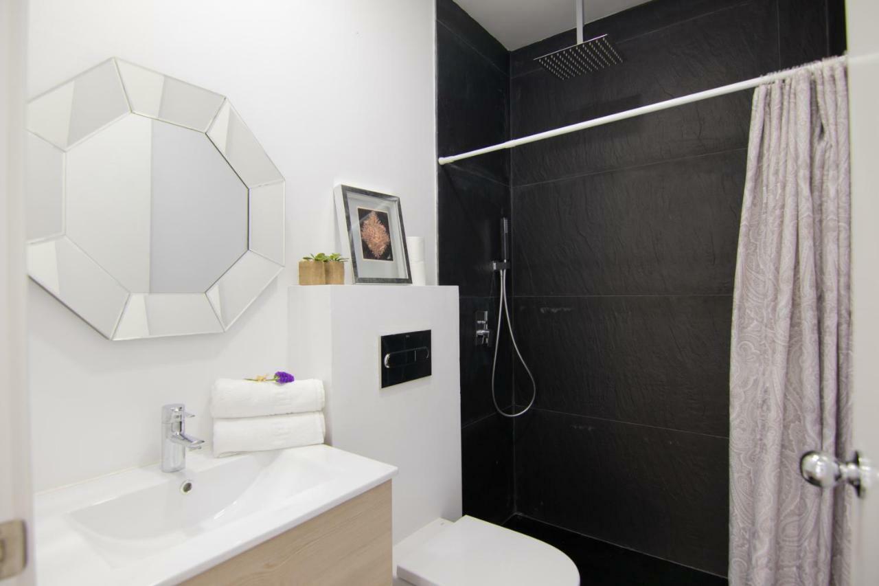 Homeforguest Stylish And Modern Apartment Overlooking Las Canteras Las Palmas de Gran Canaria Zewnętrze zdjęcie